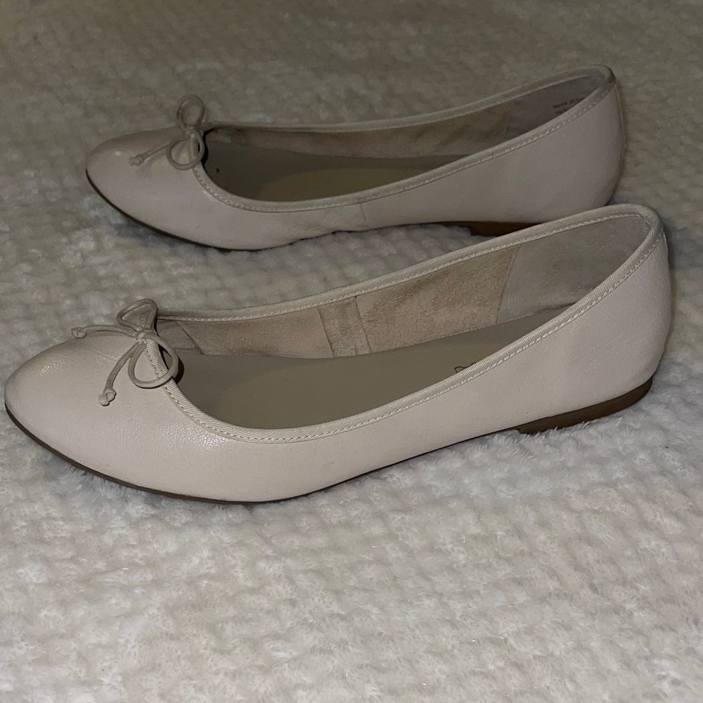 Aldo Women's Elegant Cream Flats - Picture 4 of 5
